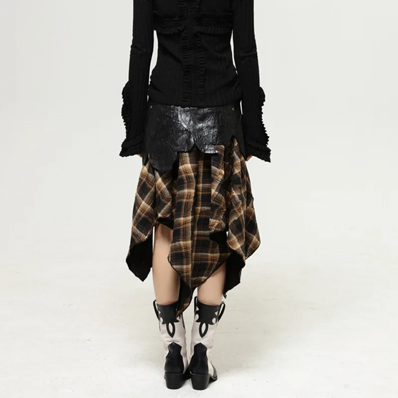 Plaid skirt for women with a niche design, retro, irregular edges, punk style, strapless patchwork A-line skirt, 2024 spring