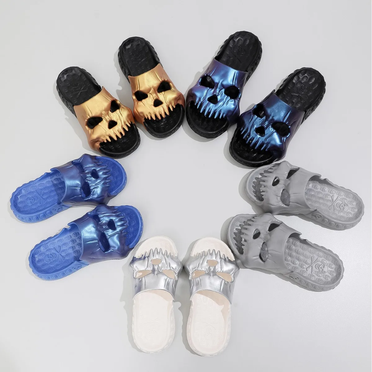 Halloween Plattform-Slipper mit Totenkopf-Design, Dämonen-Hausschuhe, Wolken-Sommer-Strandsandalen, Flip-Flops für Herren und Damen, weiche Hausschuhe, flache Schuhe