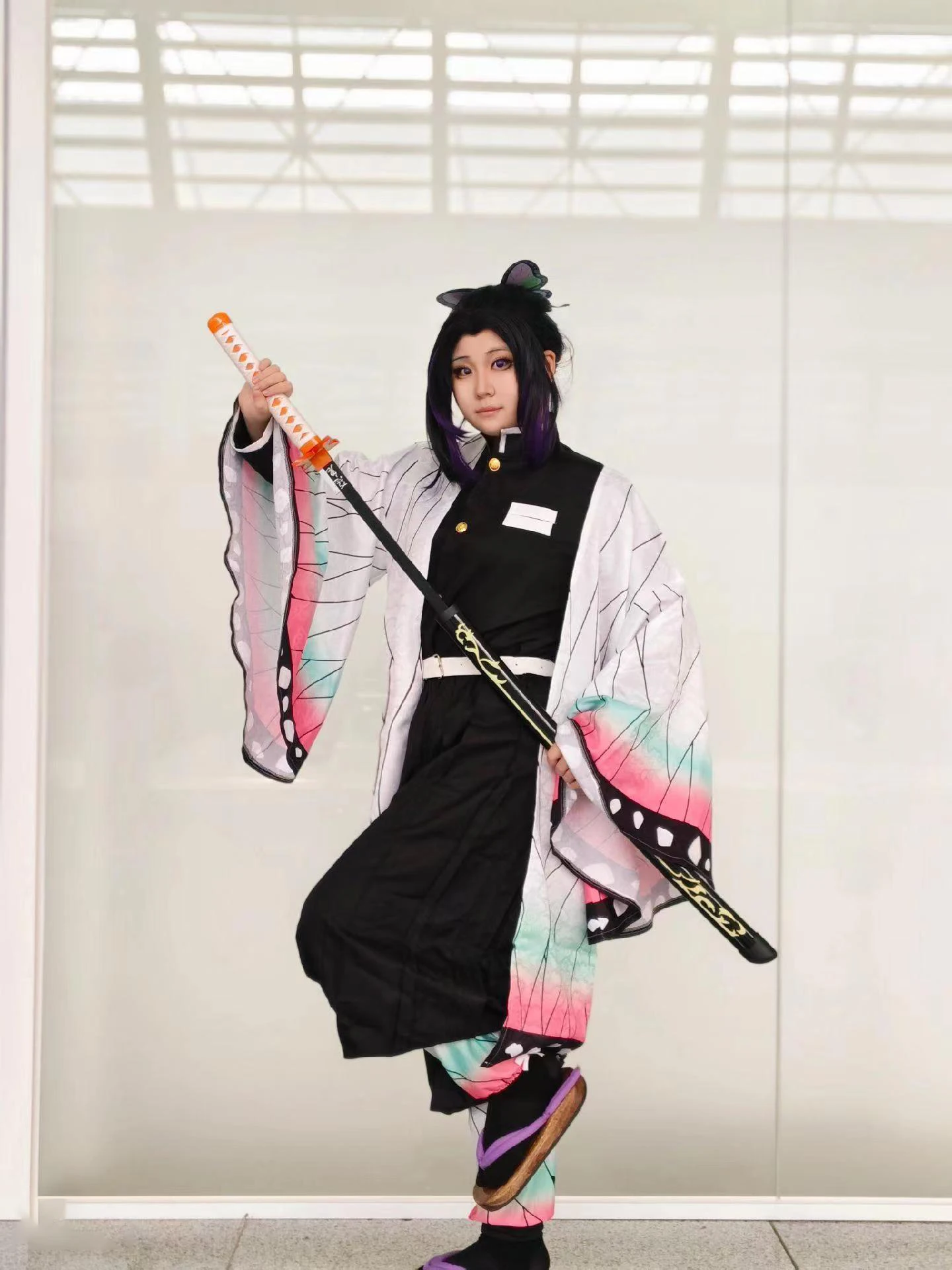 Disfraz de Anime Demon Slayer, peluca Kochou Shinobu, uniforme tipo kimono, Kimetsu No Yaiba Haori, trajes con capa para fiesta para niños y adultos