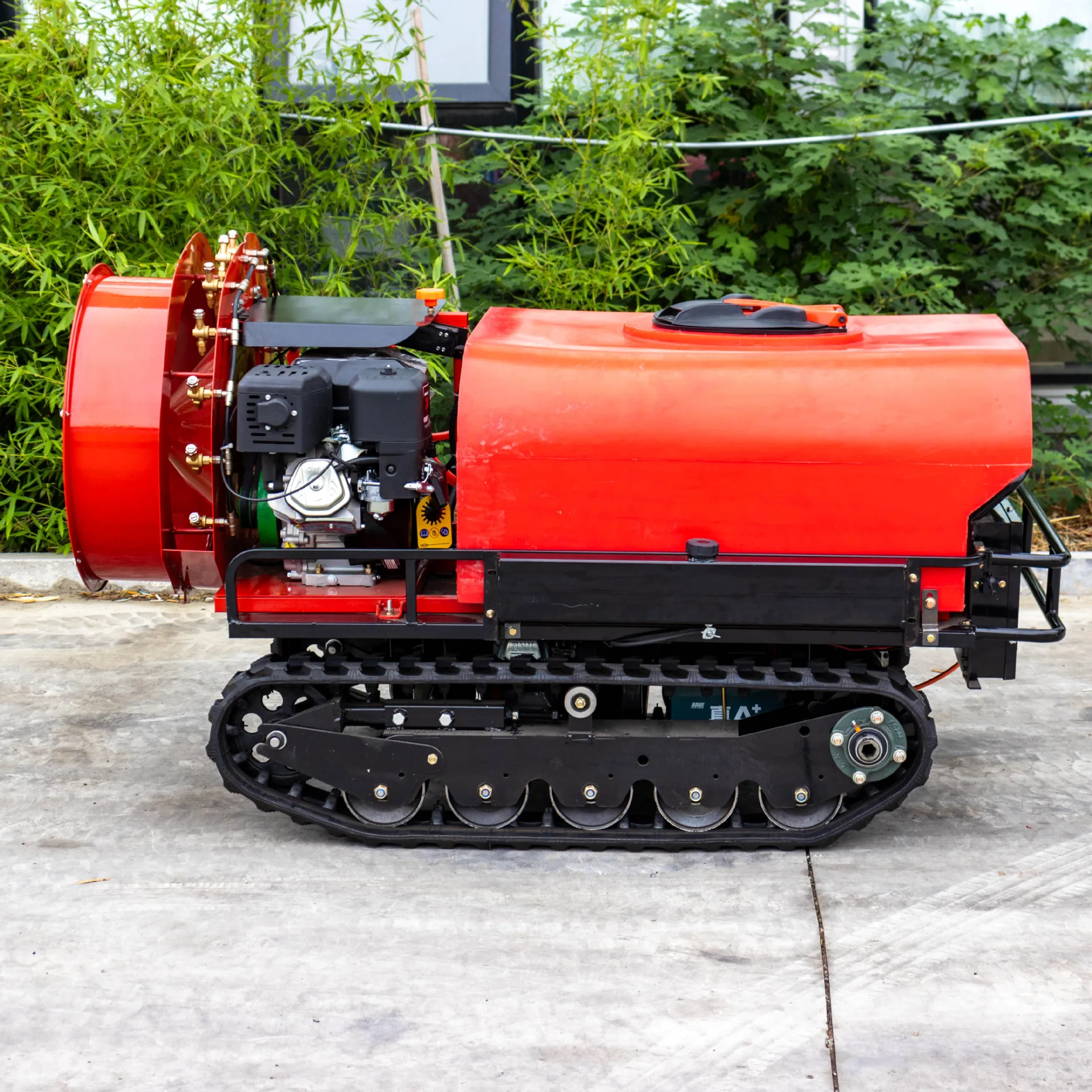 400L Remote control Fully automatic remote control sprayer manufacturer self-propelled walking spraying truck