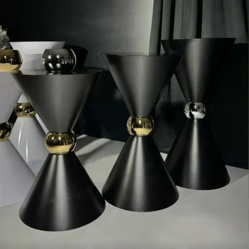 European modern simple horn tea table hardware funnel study table, light luxury bedroom coffee table