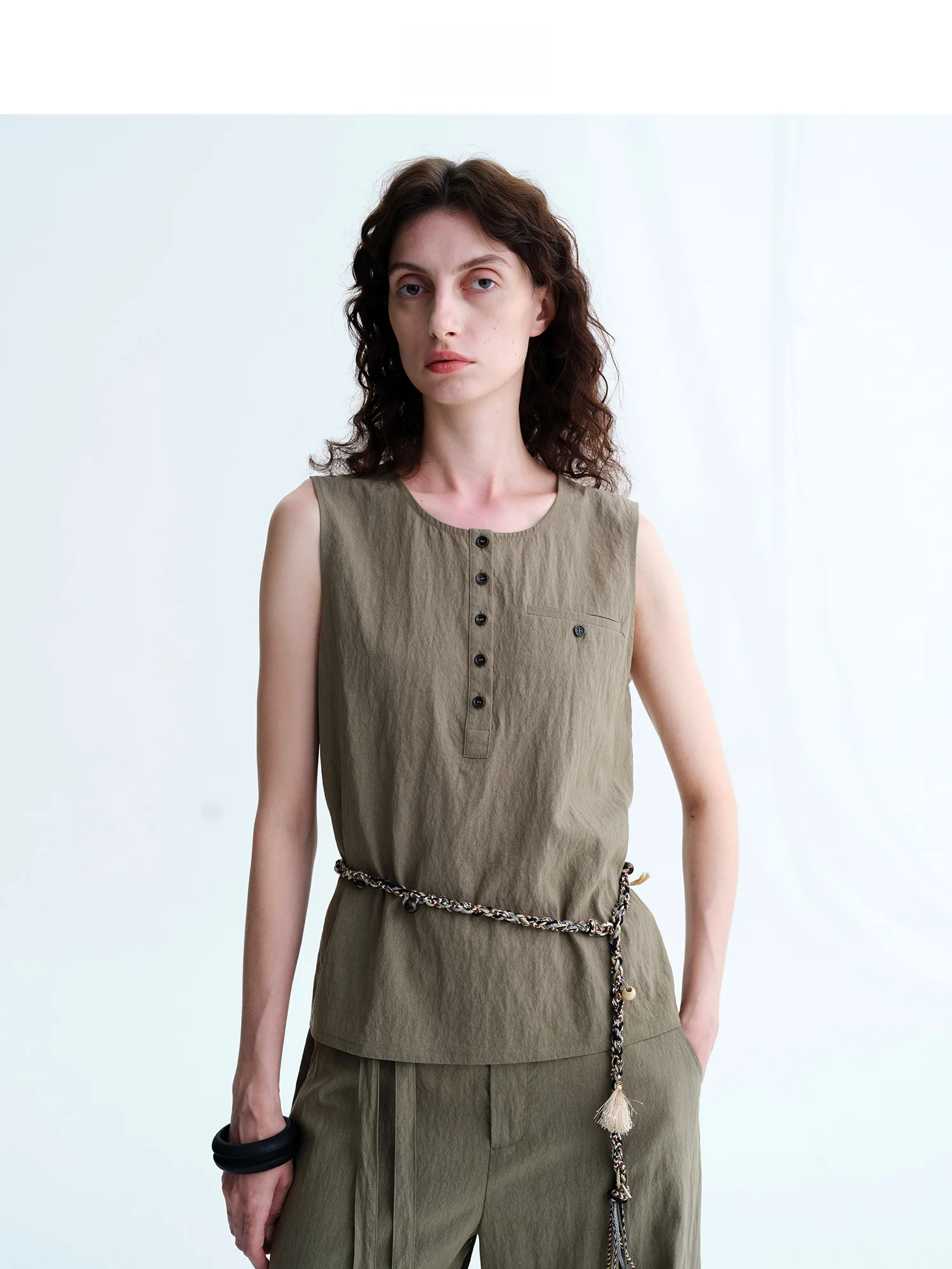 Simple Artistic Sleeveless round Neck Button up Tank Top  Fabric Loose Fit Casual Wear Pure Color H-Shape Vest for Women