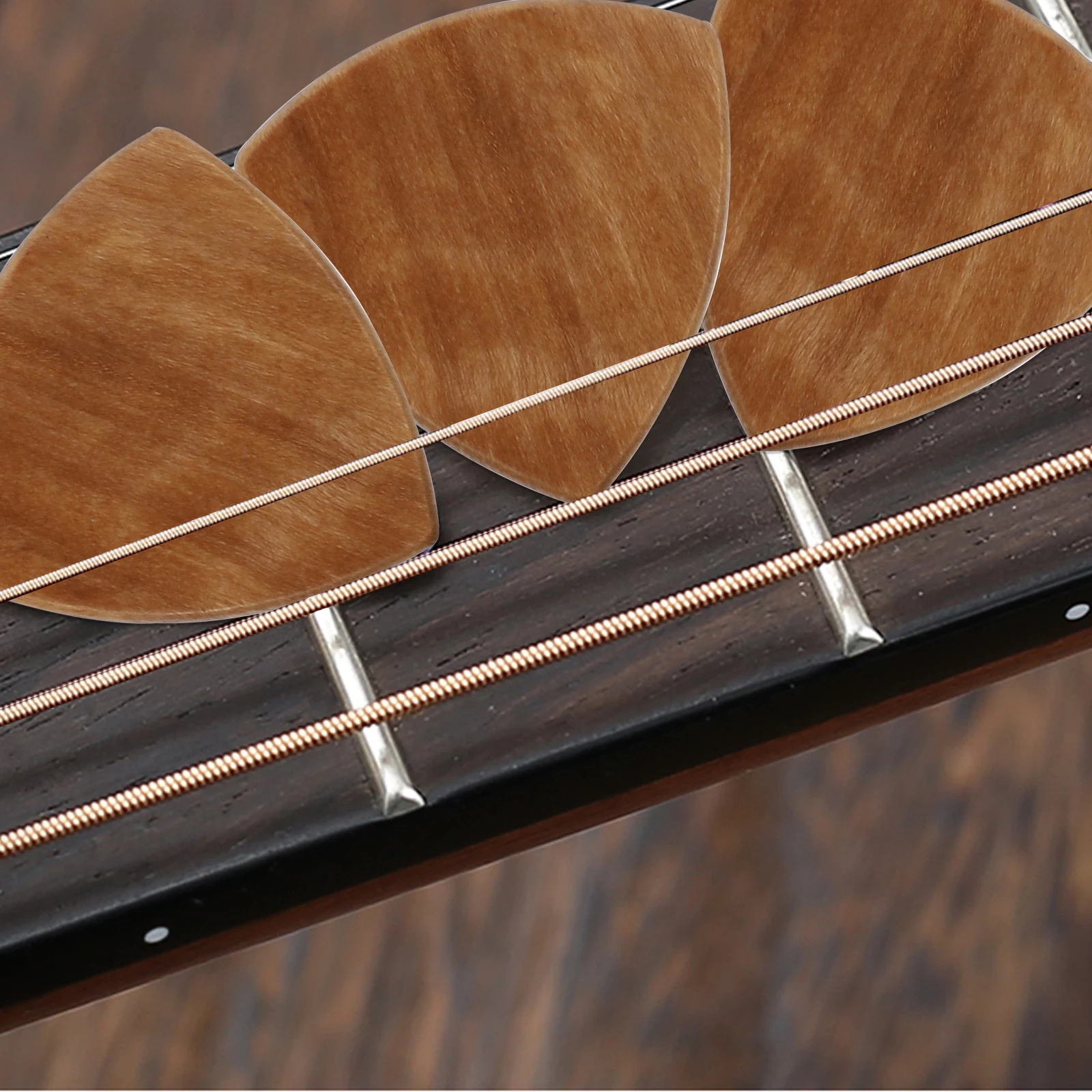 

3Pcs Guitar Picks Wooden Durable Comfortable Classic Shape Bass Electric Guitar Accessories Bass Pick Instrument Plectrum