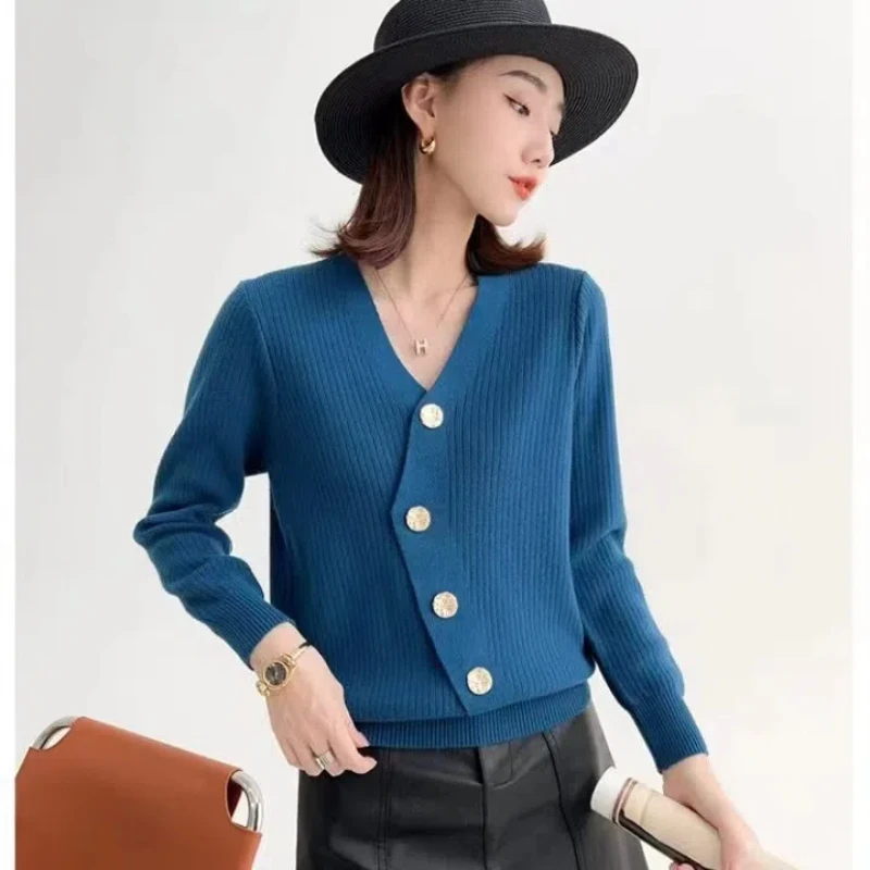 Korean 2024 Women\'s Spring Autumn New Sweater Patchwork Button V-neck Screw Thread Fashion Solid Casual Long Sleeved Knitted Top