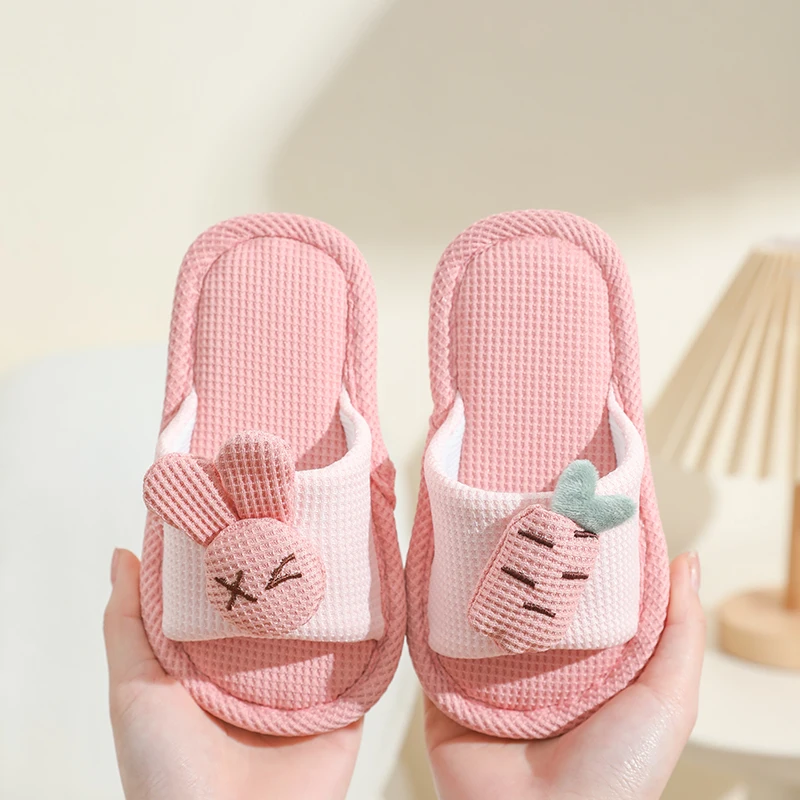 Children's linen slippers Candy slippers cute cartoon girl slippers Soft soles non-slip boy slippers Spring and autumn slippers