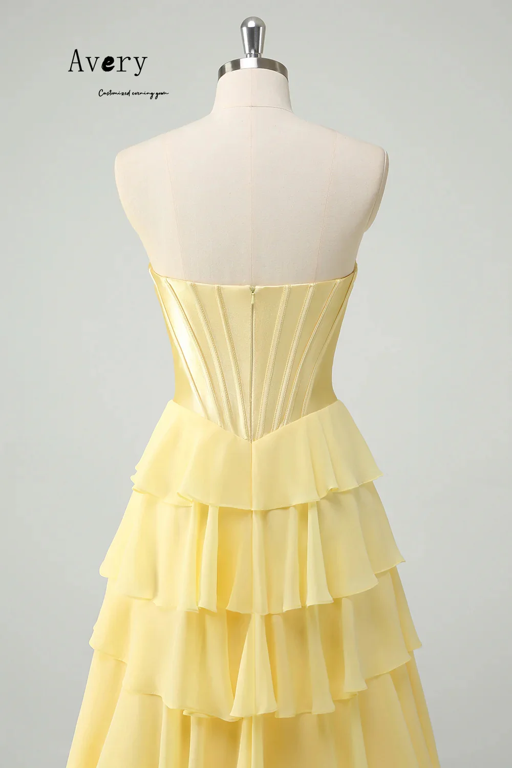 فساتين سهرة نسائية فاخرة بدون أكمام بفتحات جانبية صفراء مخصصة من Avery 2025 فستان حفلات نسائي أنيق فاخر