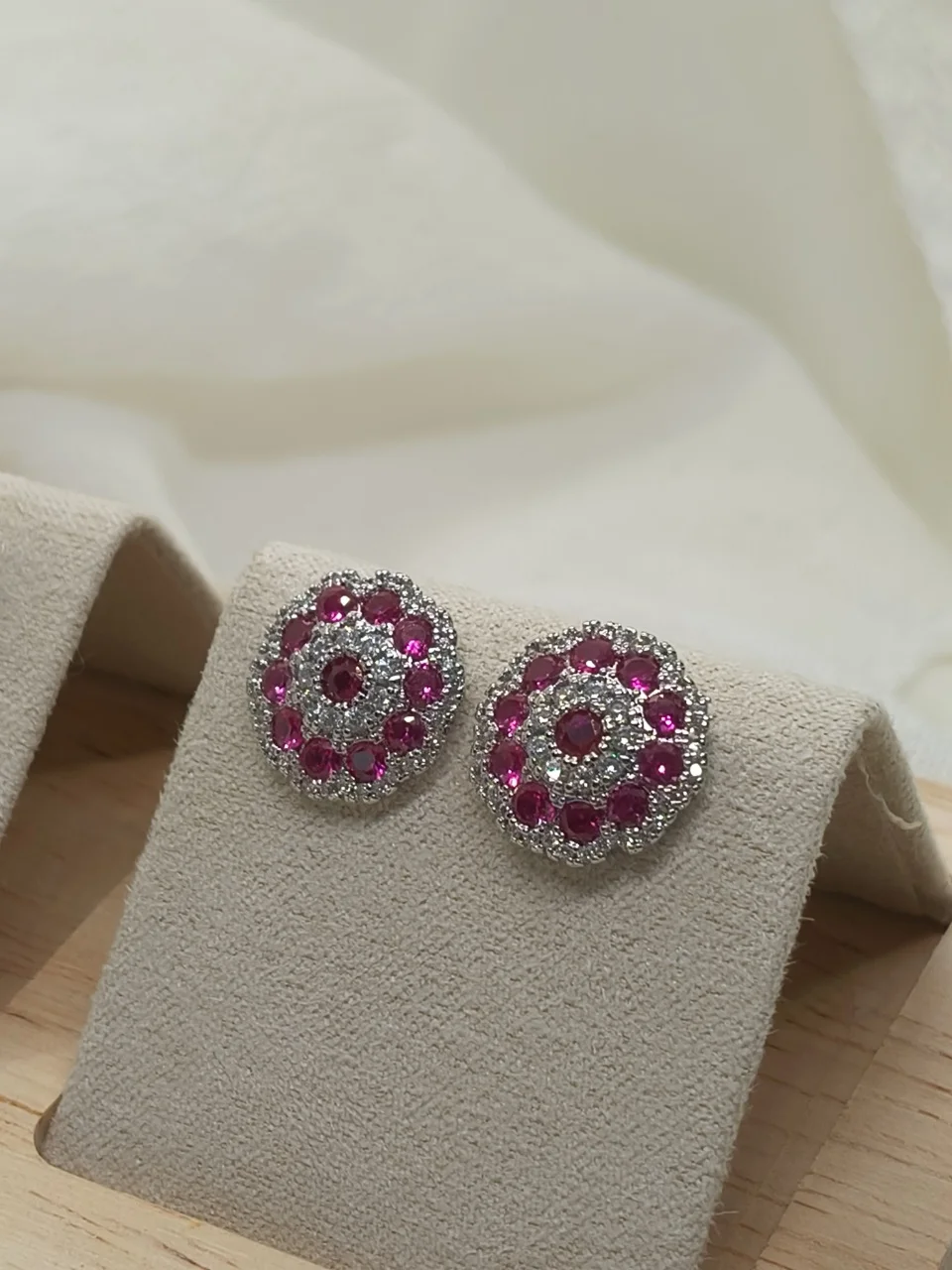 

925 Silver Natural Ruby Round Ear Stud Sunflower Ear Hoop Huggie Small Tiny Earring Luxury Women Fine Jewelry Bijoux Accessories