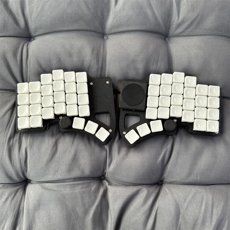 

Dilemma Max Trackpad Split Machinery Keyboard Custom Hot-swap Kit MX Switch RGB Wired Single-mode Dual Knobs Separate Keyboard