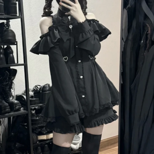 Vestido gótico japonés Y2k estilo Lolita con lazo, conjunto de pantalones cortos para mujer, camisas con botones y hombros descubiertos, vestido de fiesta ajustado y dulce