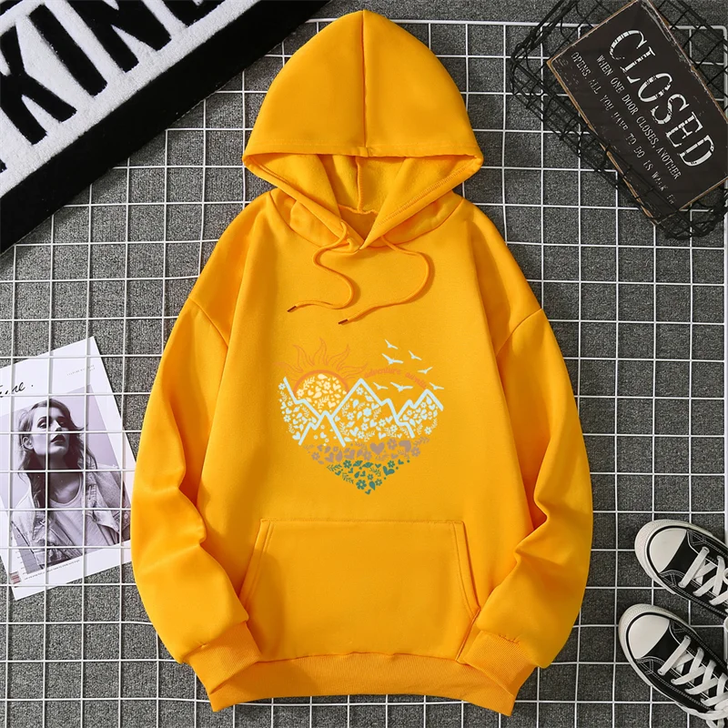 2025 Sudadera con capucha informal de manga larga para mujer con bolsillo canguro estampado de montaña y sol sudadera con cordón ropa de calle cómoda