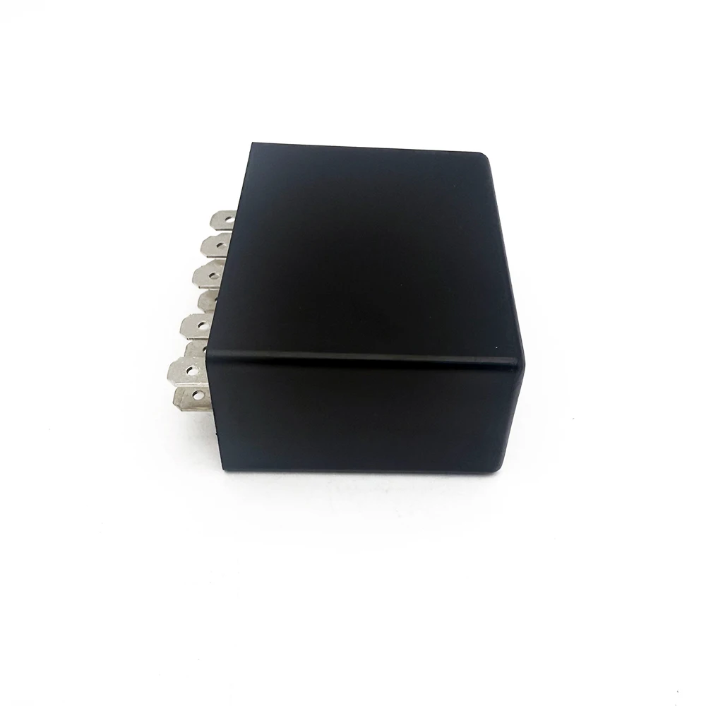 OE： 89-2702000 81.25311.0023 Car Flasher relay for Man
