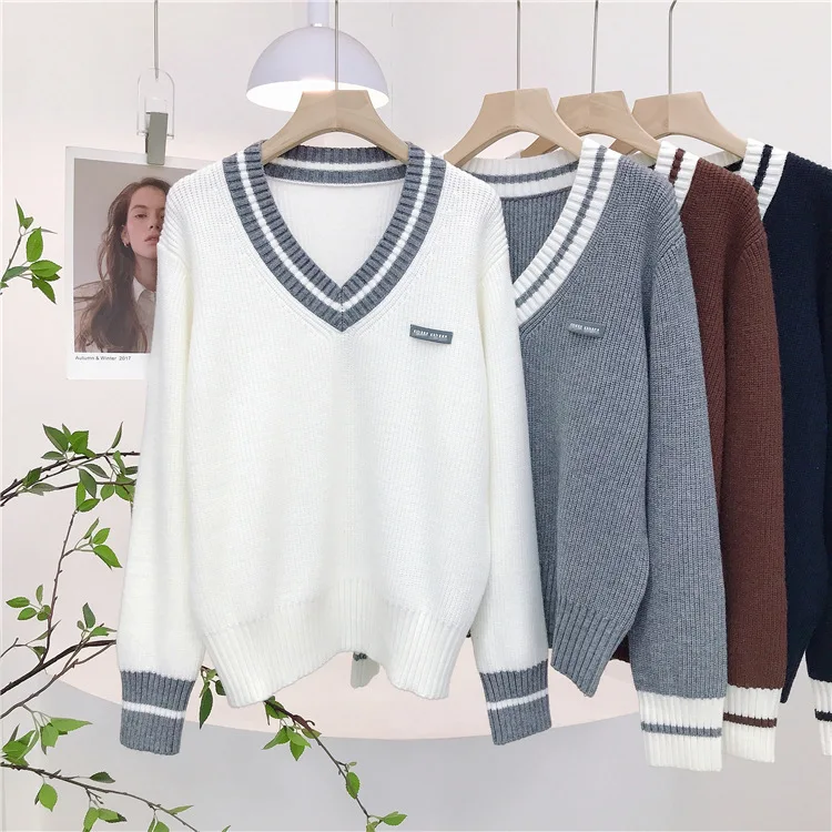 8220 Lazy Top im Miao-Stil, Herbst-Winter, V-Ausschnitt, Farbblock, hochwertiger, gerippter, dicker Strickpullover mit besticktem Buchstaben