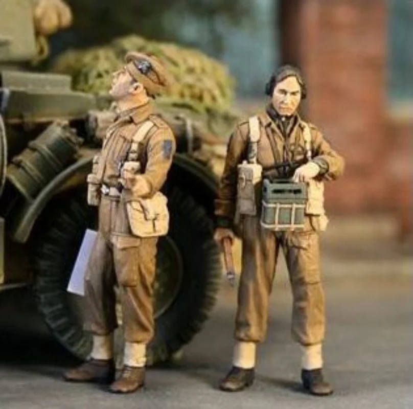 1/35 Resin Figure Model Kit modeling UK British Officer and Radio Operator, 15Th Scottish Division Nemrod Unassembled Unpainted