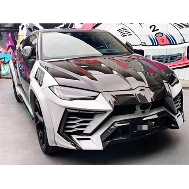 يحتوي قطع غيار السيارات لمجموعة هيكل URUS على غطاء ممتص الصدمات الأمامي والخلفي المحدث من ألياف الكربون المزورة بنمط MSY