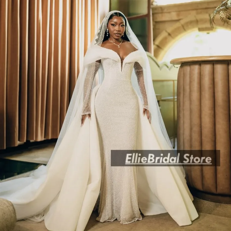 

Потрясающие свадебные платья с жемчугом и съемным шлейфом с открытыми плечами, свадебные платья в африканском стиле русалки со съемными рукавами по индивидуальному заказу