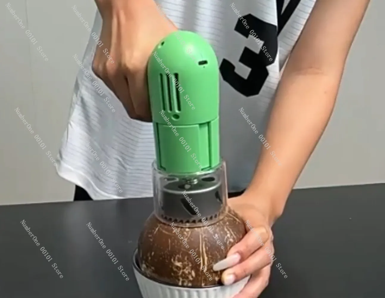 fully-automatic-electric-coconut-opener-used-as-a-stainless-steel-drilling-tool-for-coconut-water-and-coconut-meat