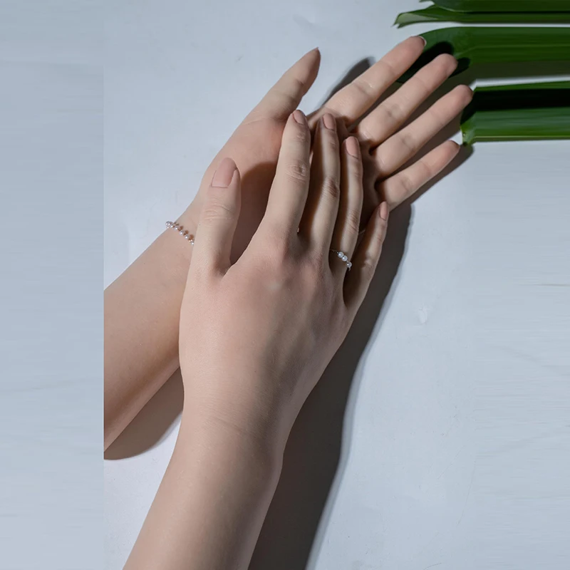 Silicone Female Hand Model Mannequin Finger Fake Nail Training Hand for Manicure DIY Salon Art Jewelry Display ZDWQ02