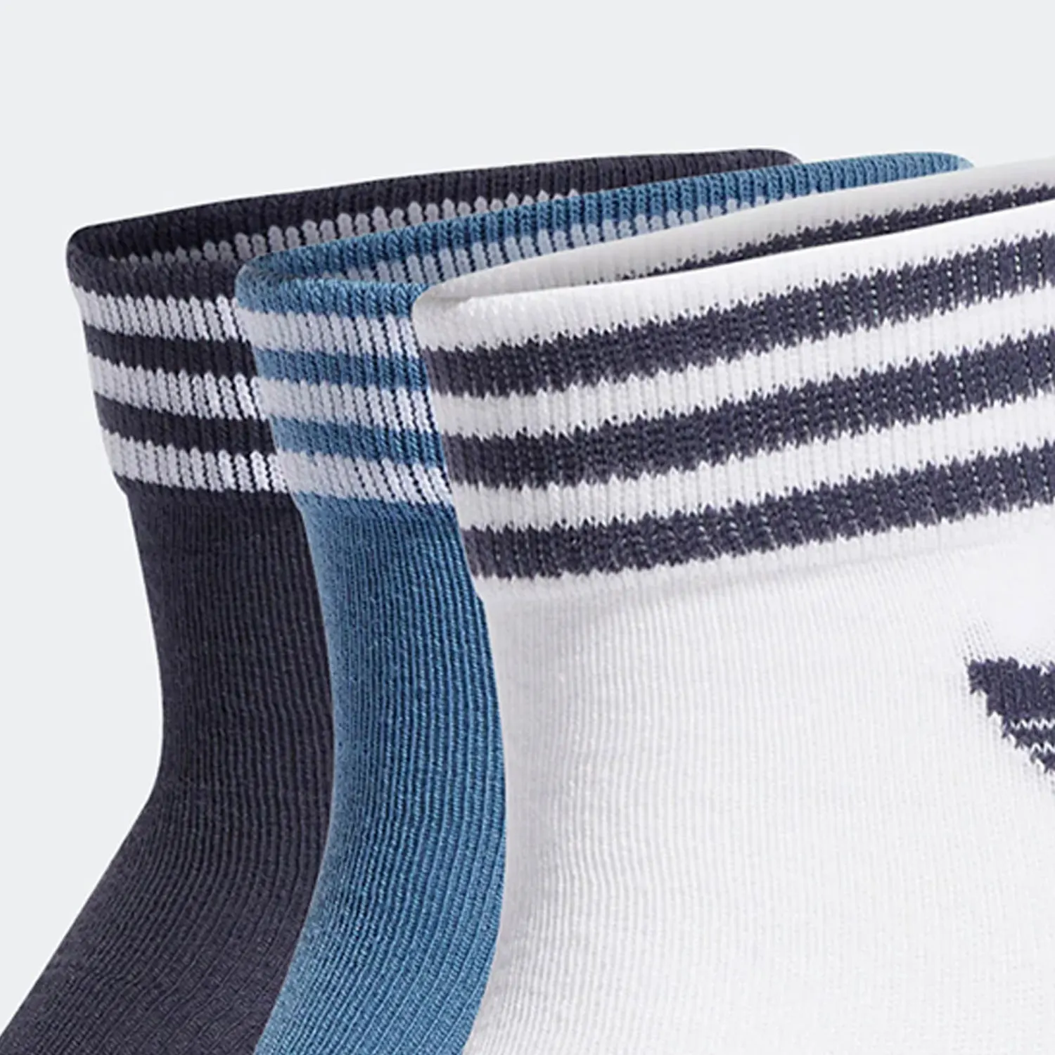 جوارب رياضية للجنسين من Adidas أصلية للموسم الحالي مكونة من 3 قطع HL1704