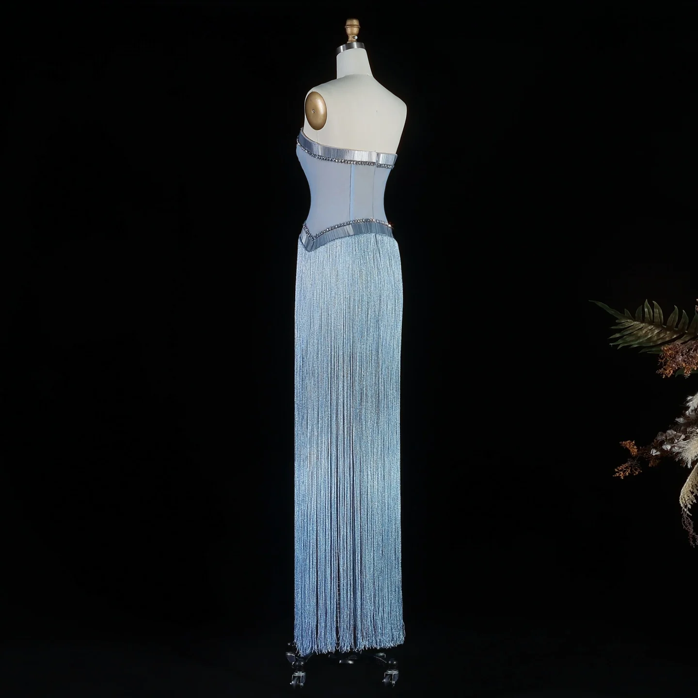 Sharon Said Luxuriöses Dubai Blaues Kristall-Abendkleid mit Trägerlosem Design, Handbestickter Taille und Fransen, Arabisches Hochzeitskleid SS520 Maßanfertigung – Detail 10