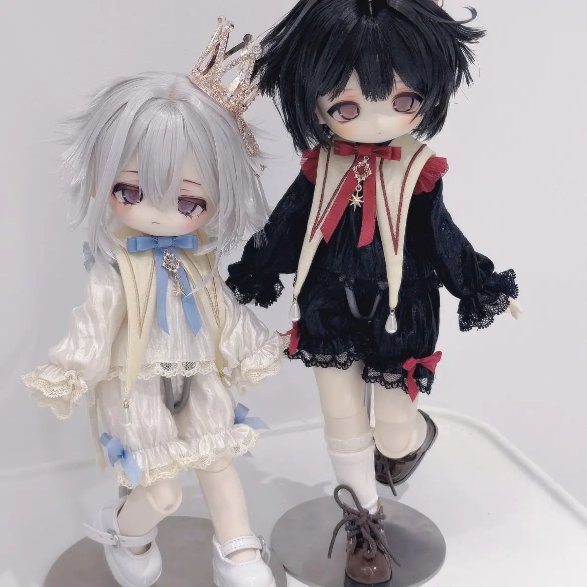 

Новый комплект одежды для кукол 1/6 и 1/12 (30/16 см) BJD Ob11: корона + шаль + топ + брюки + галстук. Игрушки для переодевания, подарок, аксессуары для кукол (кукла в комплект не входит).