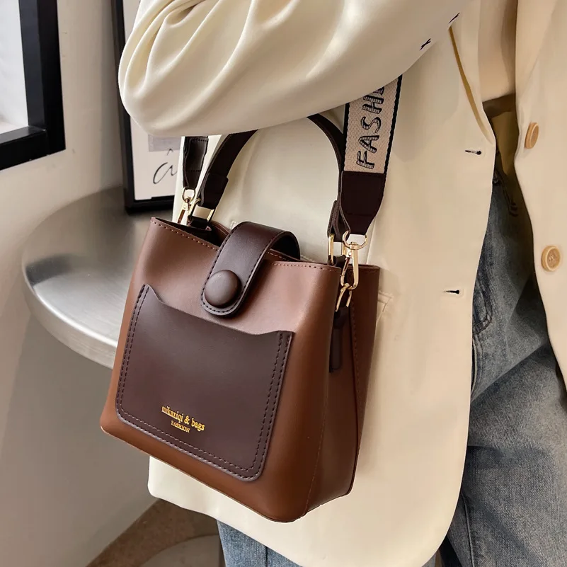 Popular Women\'s Bag 2024 New Trendy Spring Fashion Handheld Single Shouldered Women\'s Bag Crossover Versatile Retro Bucket Bag