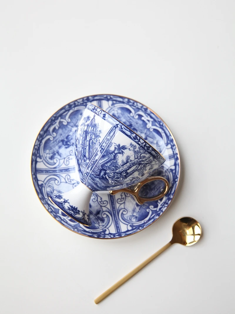 

European Court Style Bone China Coffee Cup Vintage Blue and White Porcelain Tall Coffee Cups and Saucers with Spoon Home Decor