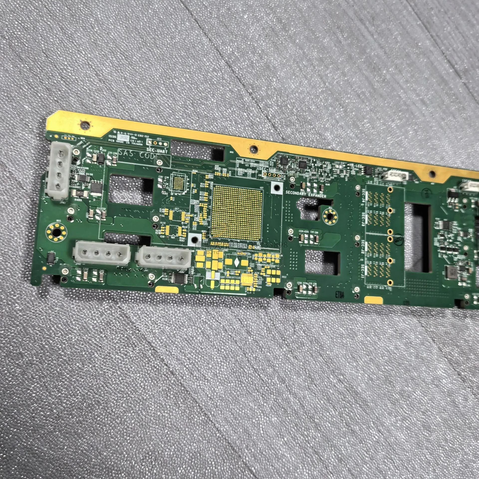 For Supermicro BPN-SAS3-826EL1 12GB server hard disk backplane 12-bit 3.5 SAS/SATA