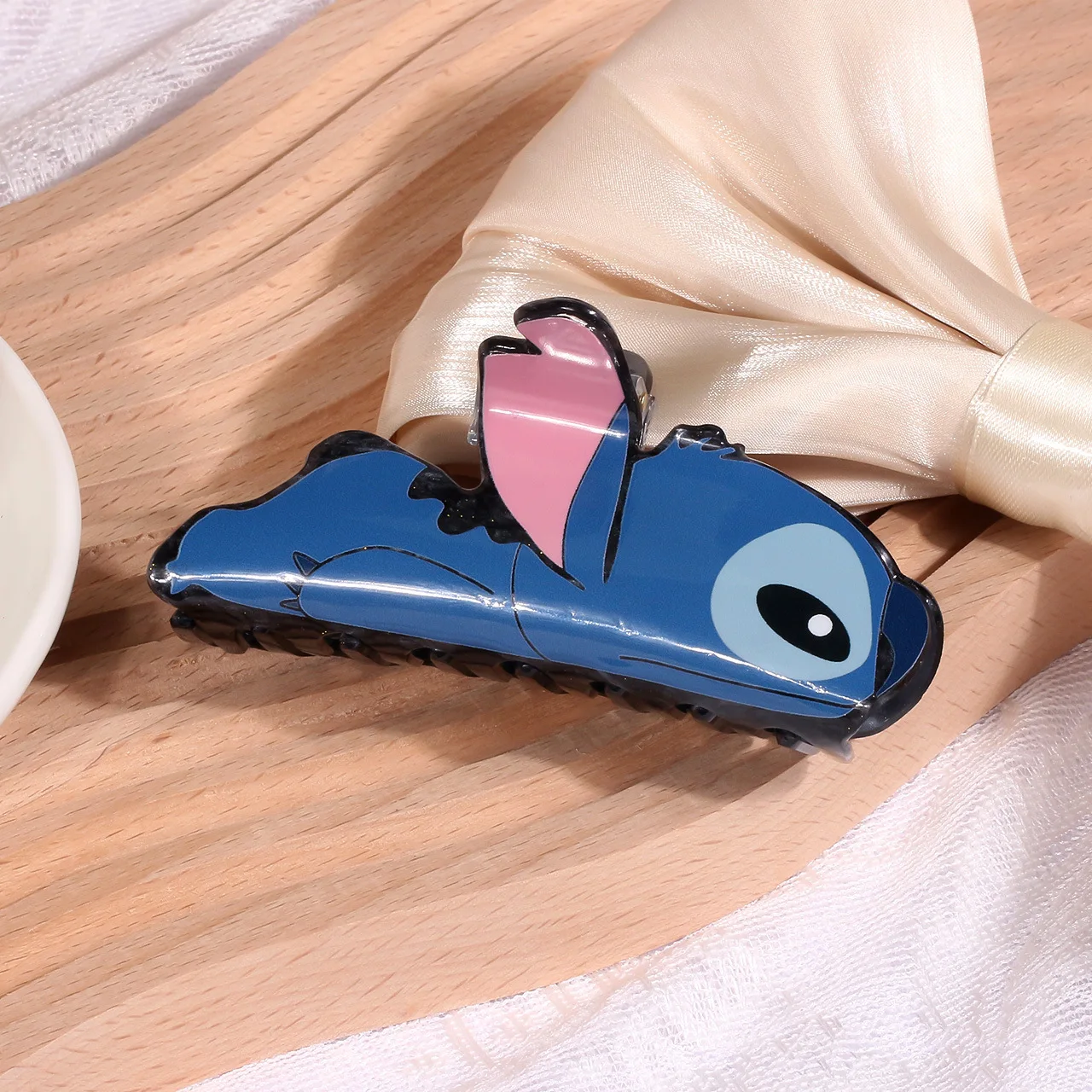 Point cheveux saisir exquis dessin animé acrylique mode mignon à la mode coiffure arrière tête cheveux requin pince femme cheveux accessoires