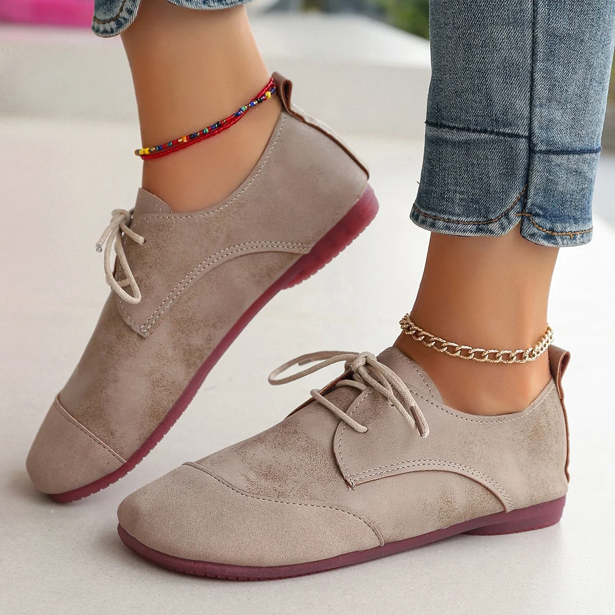 Modische neue Damen-Schuhe mit weicher Sohle, runder Spitze, Wildleder, Schnürschuhe, bequeme Loafer, Low-Top-Retro-Freizeitsneaker, Übergröße 43 – Detail 6