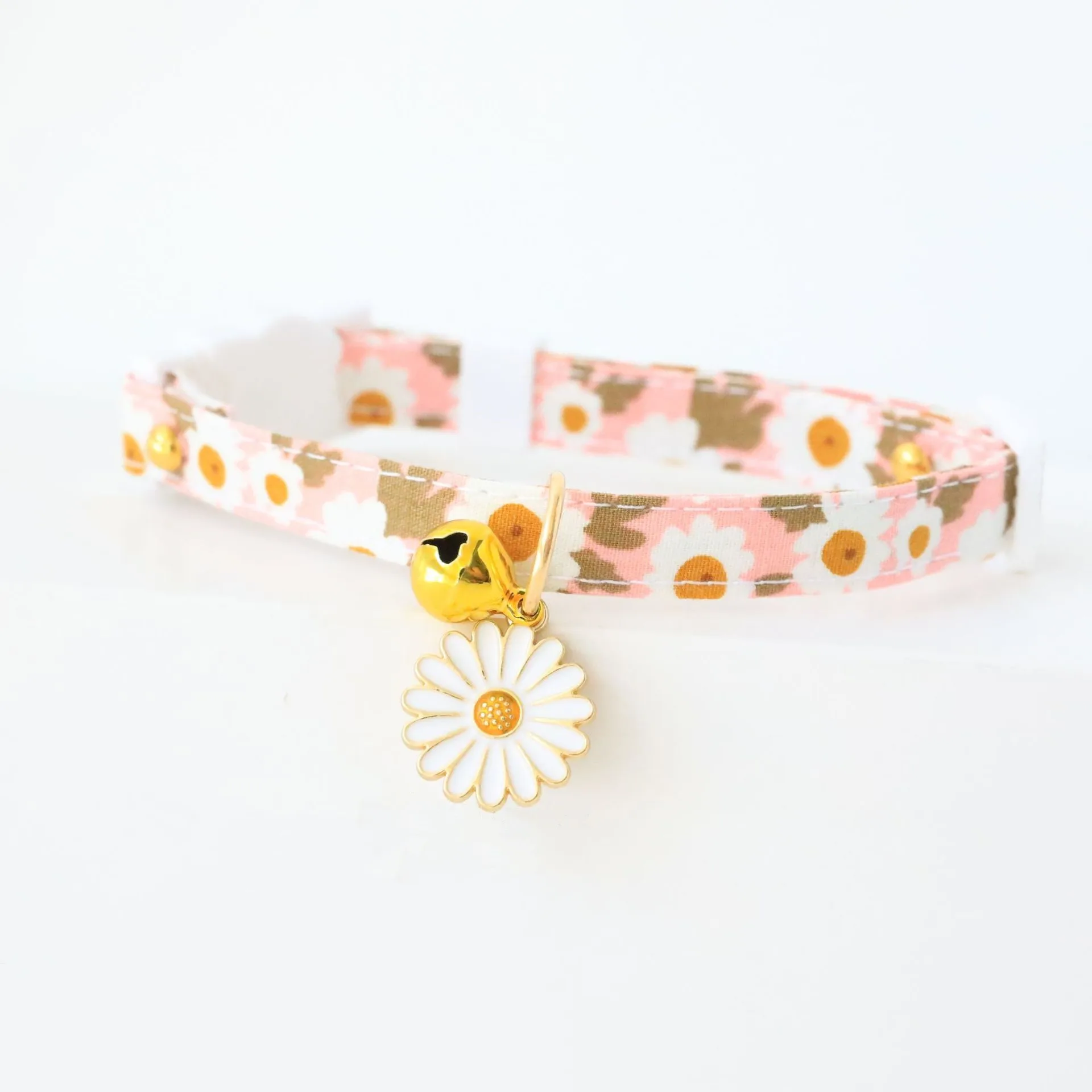 Daisy Cat Collar Adjustable Safety Collar with Bell Necklace for Cat Puppy Small Dog Flower Shape Pet Accessories Supplies