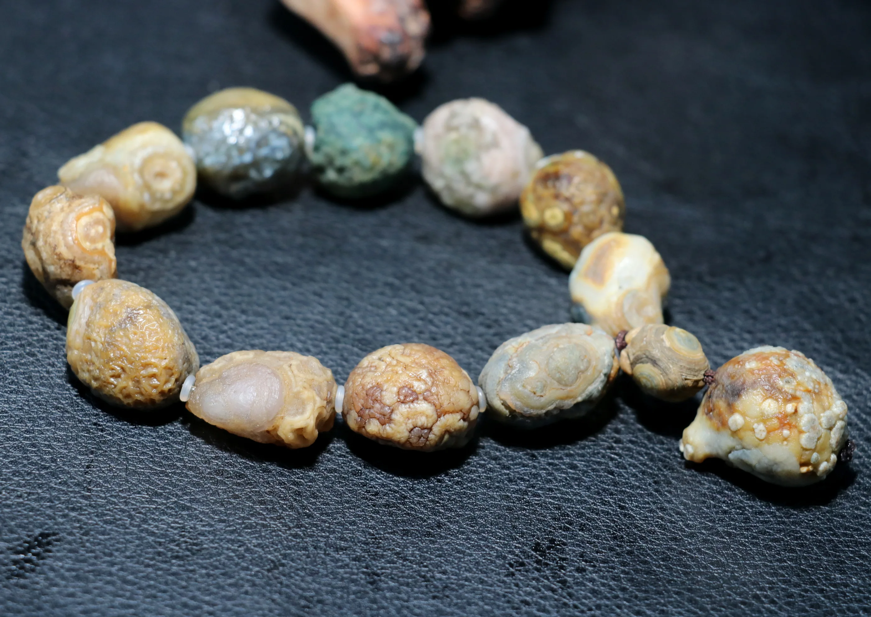 A Big Treasure Magic Power Cool Appearance Alashan Desert Agate Natural Eye Bead Amulet Big Bracelet Bangle Timestown UPQ0614A3