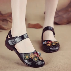 Summer Hot Sale Ethnic Handmade Sandals Retro Flower Hollow Out Casual Sandals Fashion Low Heels Mom Shoes Ladies Rome Sandals