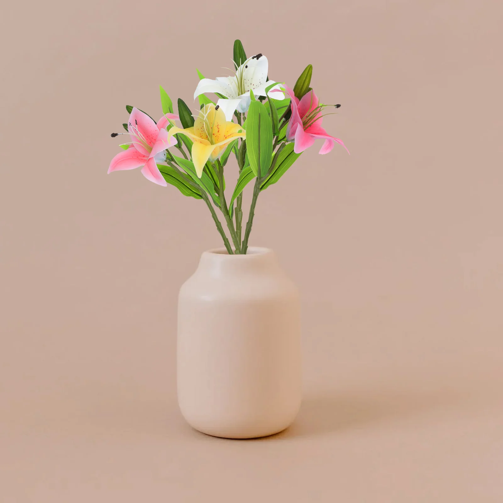 

4Pcs Simulation Lily Flower Decor Elegant Faux Blooms No Water Needed for Kitchen Table Bar Stage Craft Project