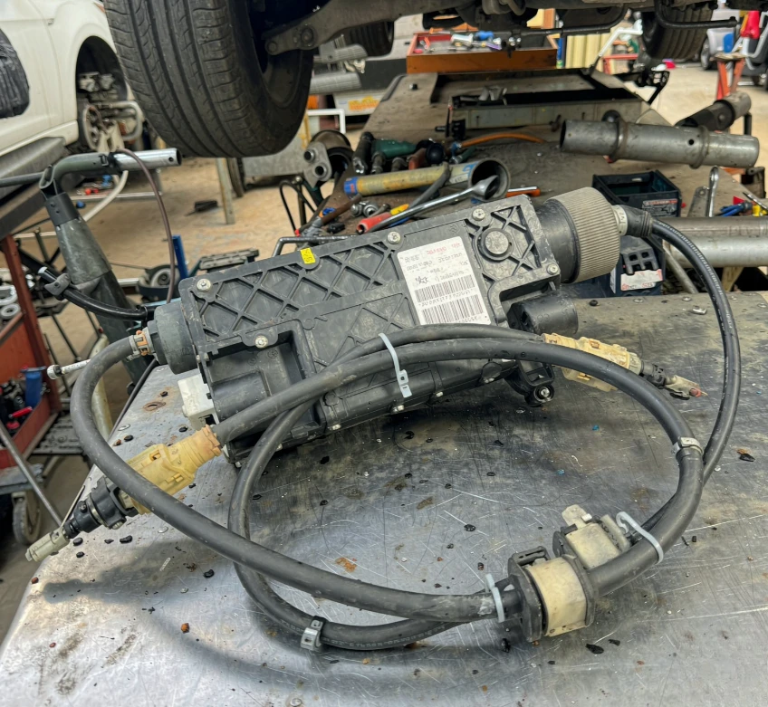 Used Factory Dismantled Car Parts Heavy Duty Electronic Parking Brake Actuator for Compatible Vehicles, EPB Module with Motor