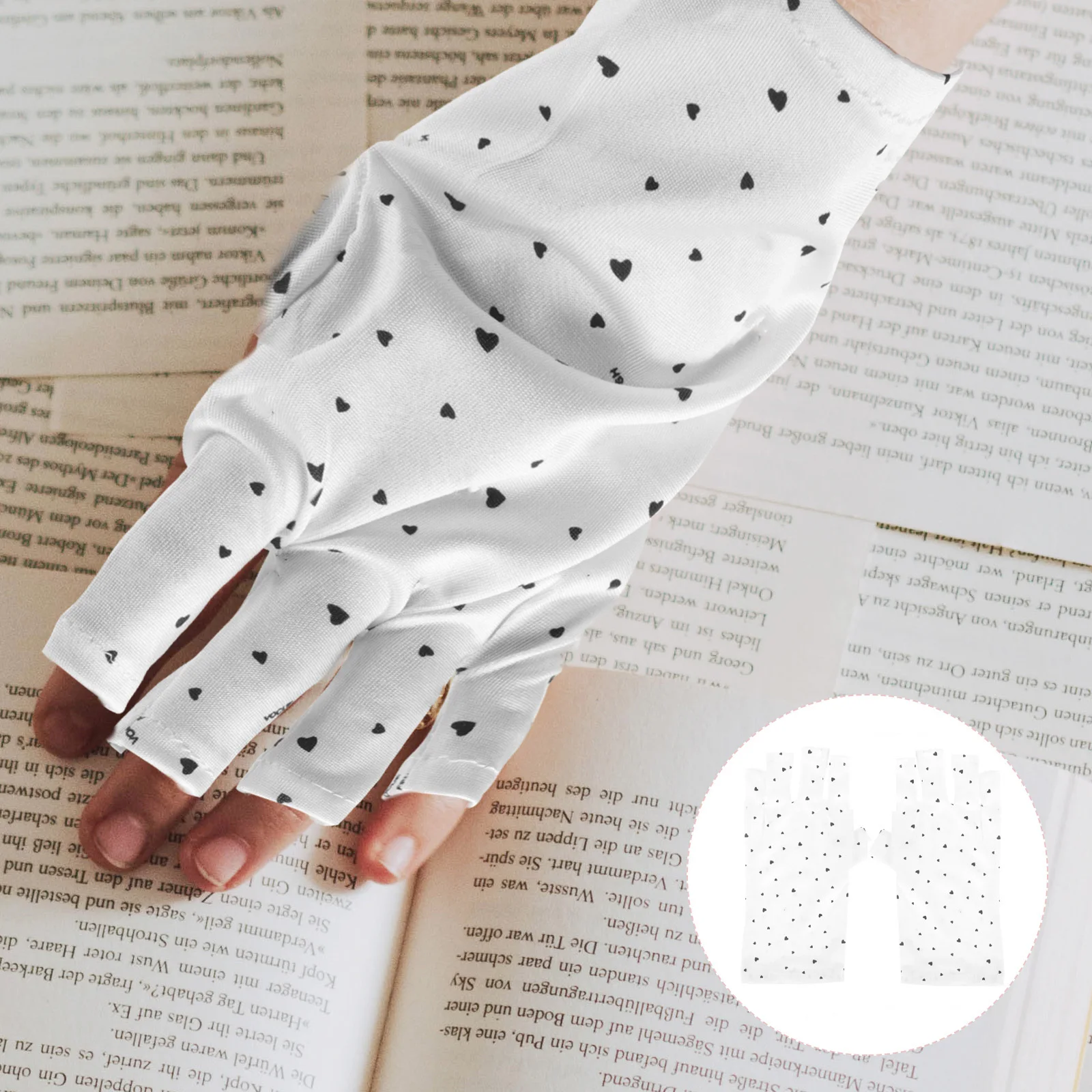 

2Pairs Stretchy Supple Manicure Gloves Uv Prevention Anti-Uv Fingerless Gloves for Nail Art Nail Art Hand Cover