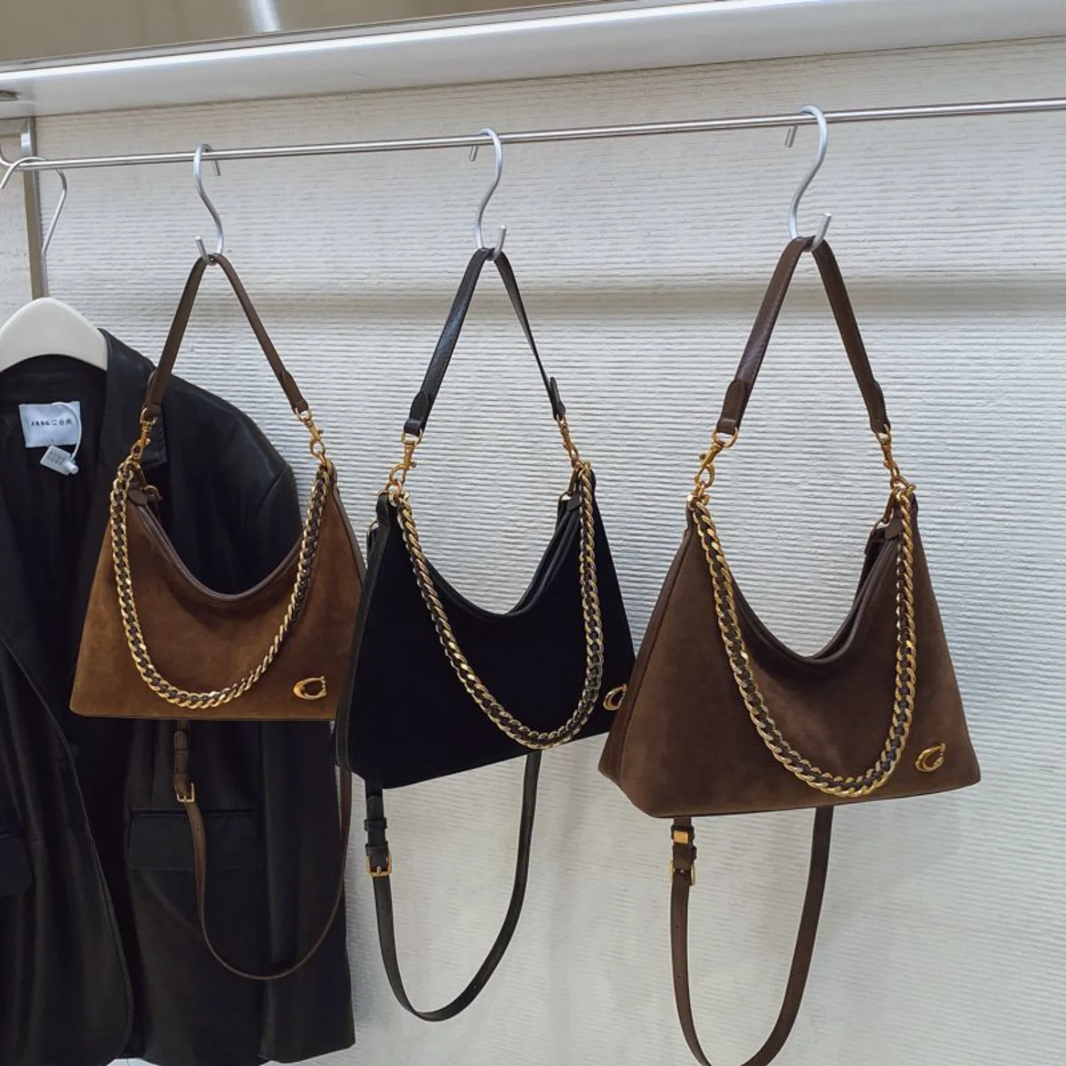 2026 Women's New Fashionable Light Luxury Shoulder Bag, Diagonal Cross Bag, Premium Black Velvet Texture, Large Capacity Handbag