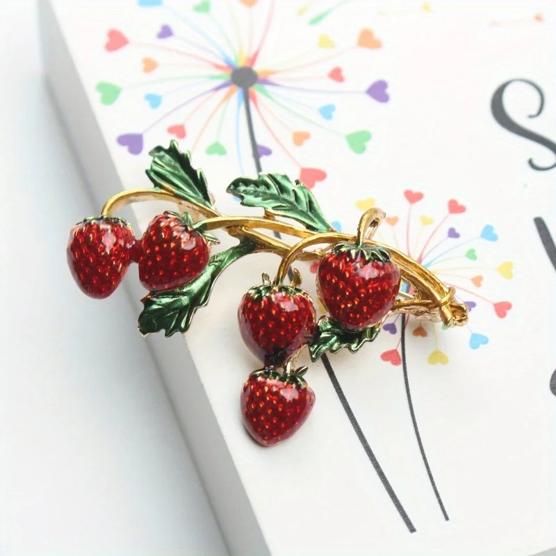 Fashion Painting Oil Painted Enamel Fruit Pin Cute Strawberry Brooch Small Refreshing Accessory Gift