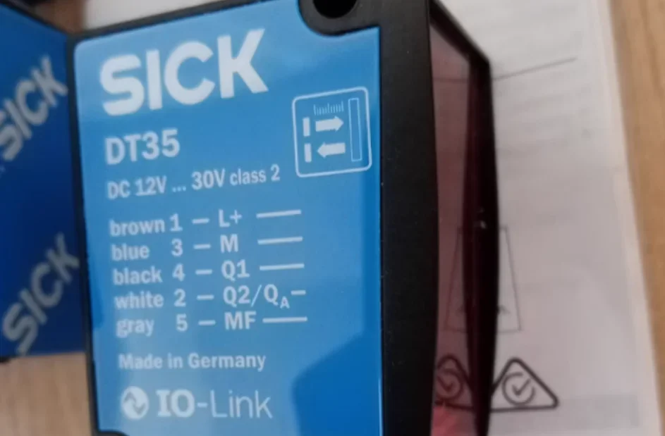 

Новый оригинальный лазерный датчик SICK DT50-P1114 DT35-B15251 DT35-B15551 DT50-P1113