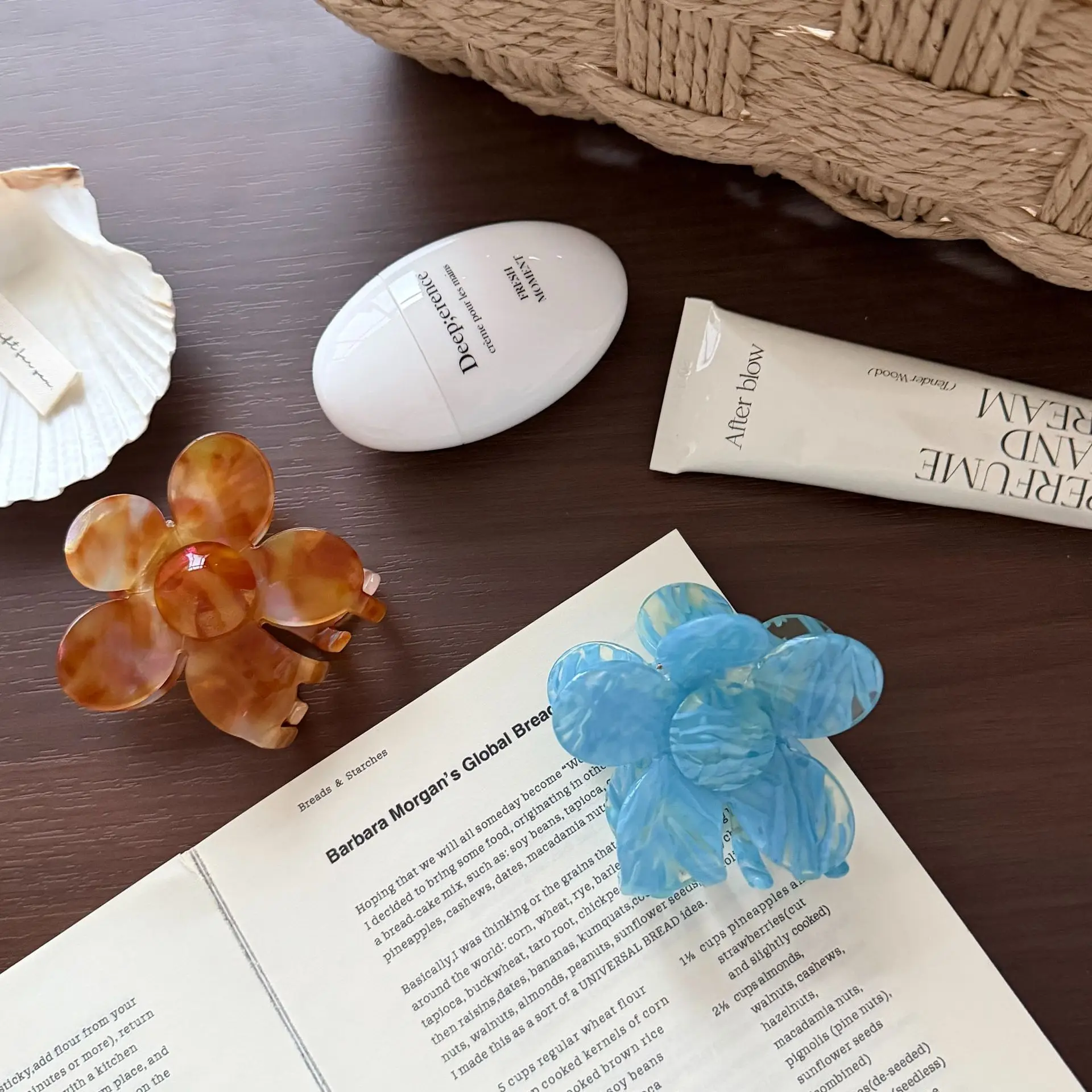 

Acetate Flower Hair Claw Clip Vintage Tortoise Blue Bloom Small Shark Clip for Bangs Updo Versatile Daily High Quality