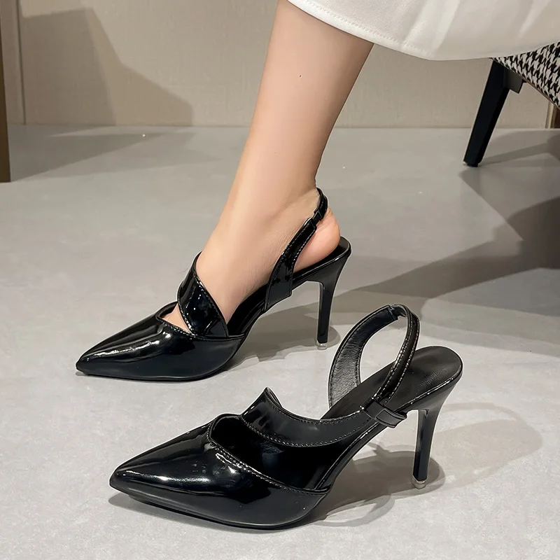 Sandal Seksi, Stiletto Elegan Ujung Lancip Kulit Paten Ukuran Besar, Sepatu Wanita Pesta dan Pesta Gaya Baru Musim Panas 2025