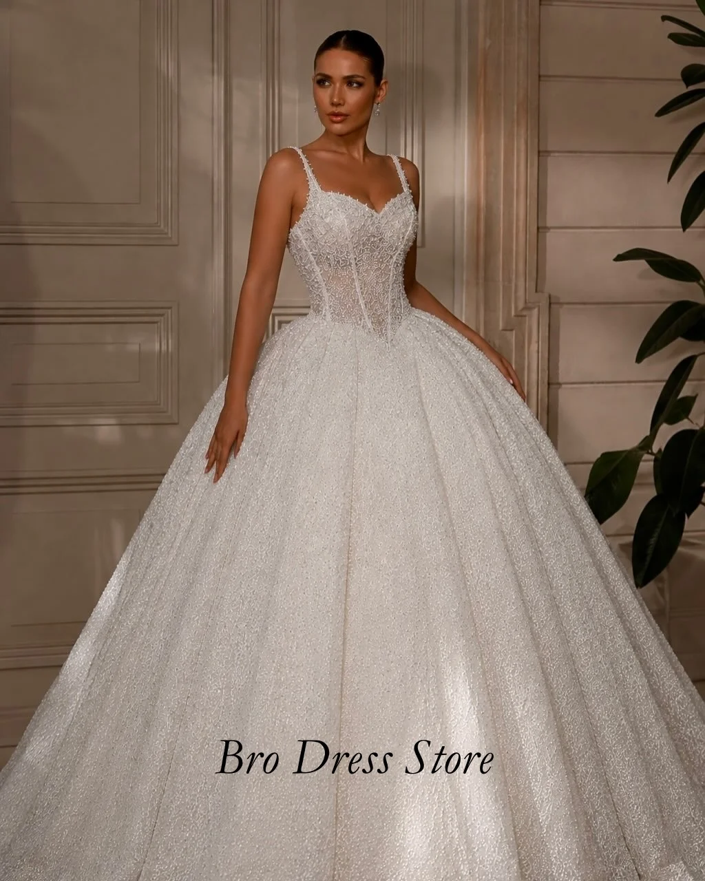 Customzied Pearl Beaded Wedding Dress Spaghetti Straps Sweetheart Ball Gown Sparkle Bridal Gown Princess Dress Vestido De Novia