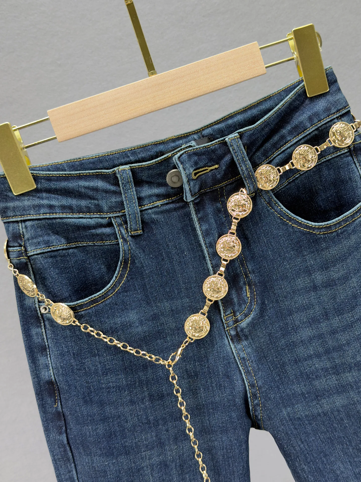 2026 New Autumn High Waist Slimming Dark Blue Women Flare Jeans Stretch Mopping The Floor Vintage Denim Pants+Metal Waist Chain