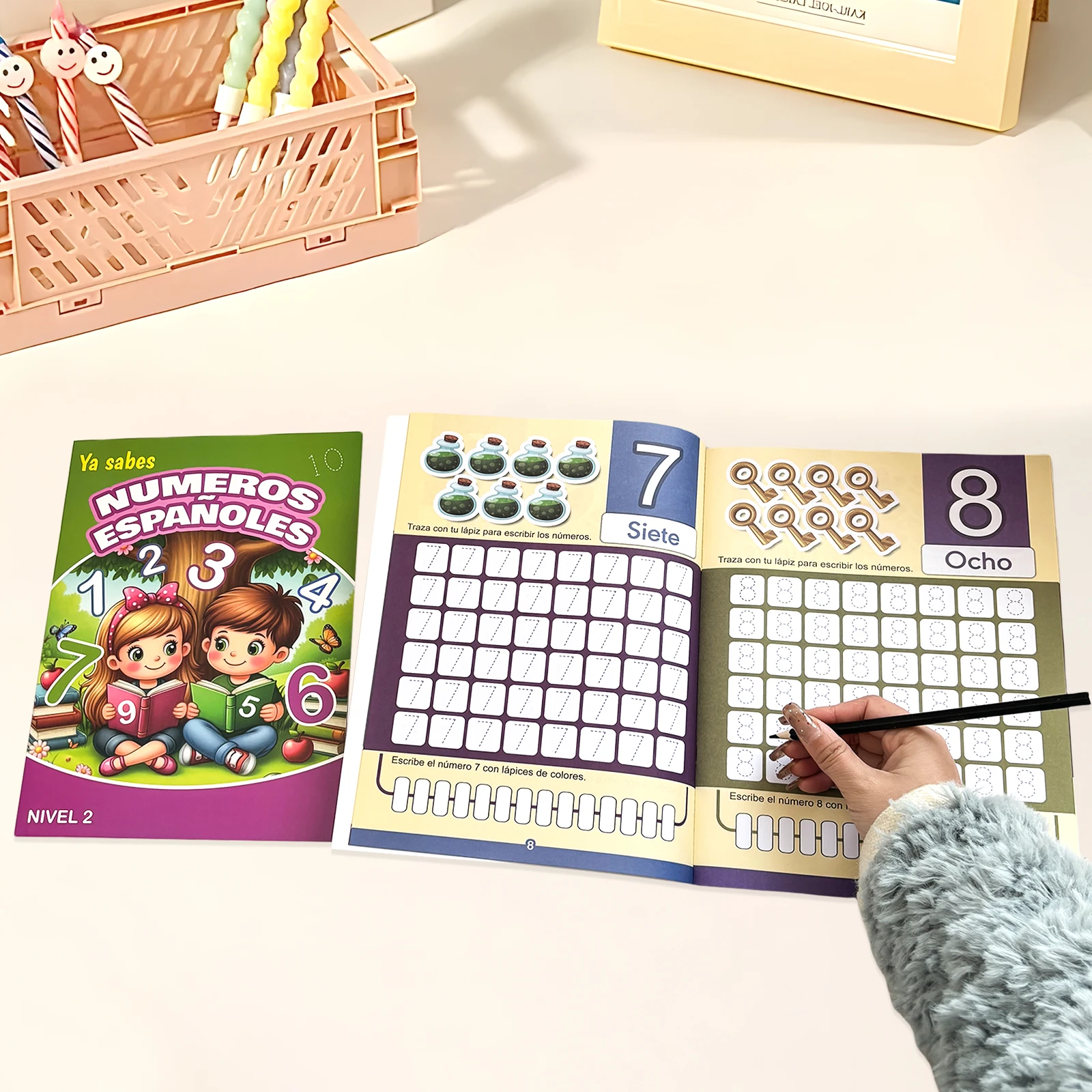 Spanish Enlightenment Book! An interesting book for learning numbers and letters, easy to practice and master back to school