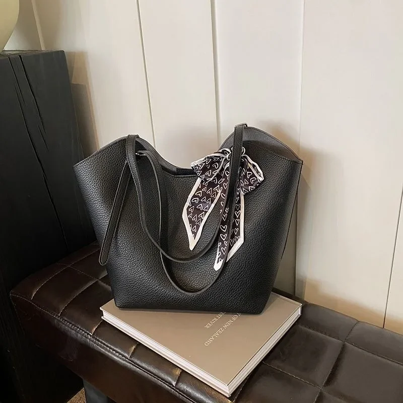 Premium Large Capacity Bag High Appearance Level Bag Fashion Everything Class Single Shoulder Simple Commuter Tote Good-looking