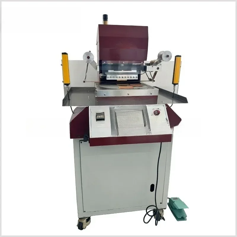 Rotary hydraulic hot stamping machine, multi-station turntable hot stamping machine c