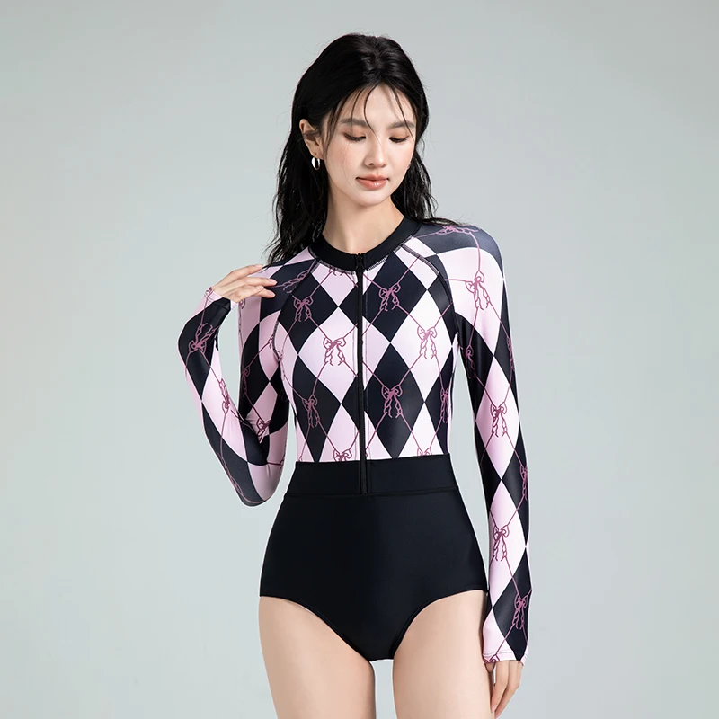 2025 Long Sleeve One-piece Swimsuits Women Rashguard Zip Front Korea Cut Out Ladies Bathing Suits Built-in Bra Surfing Monokini