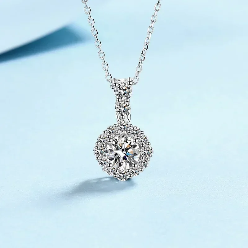 

Exquisite Store PT950 Platinum 1 Carat Moissanite Inlaid Bubble Circular Pendant Necklace for Women, Round Pendant Luxury Chain