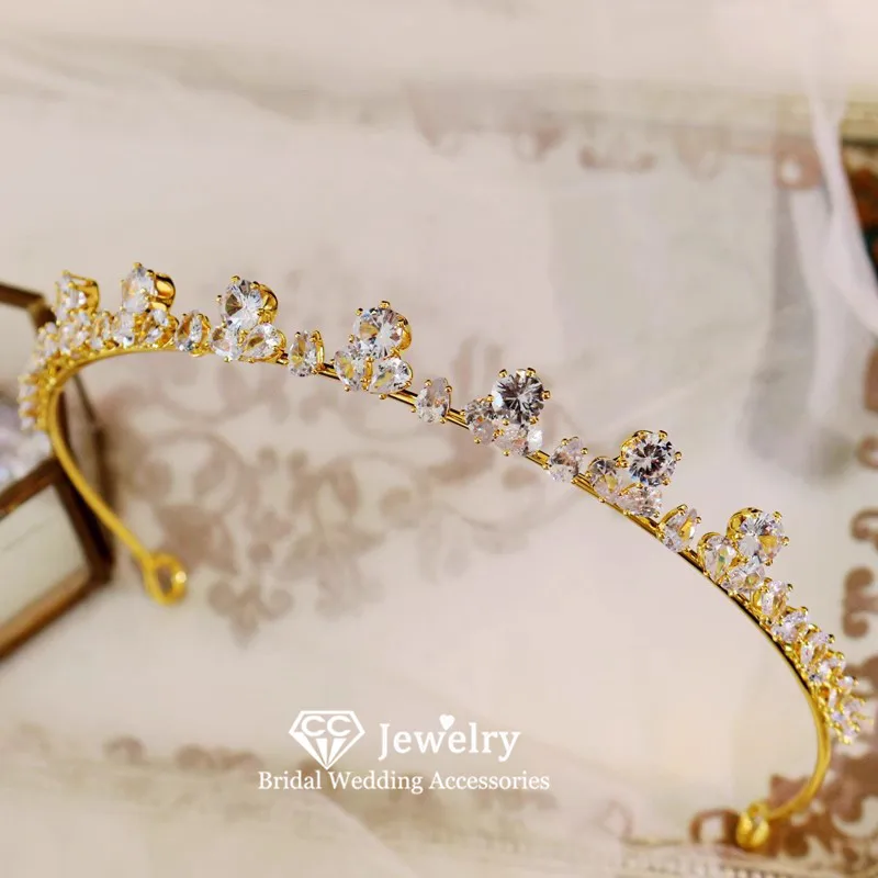 

CC Короны для женщин Свадебные аксессуары Свадебный головной убор Обручальные украшения для волос Простой дизайн Хрустальные короны Головной убор FO71