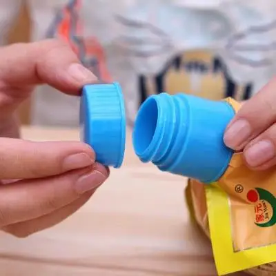 1PC Plastic Food Bag Sealing Clip, Seal Pour Cap Clamp, Reusable Saver, Kitchen Travel Storage Gadget