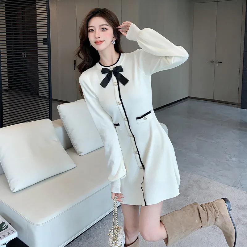 Vestido suéter de punto ajustado lindo de manga larga con cuello redondo fragante de otoño e invierno para mujer